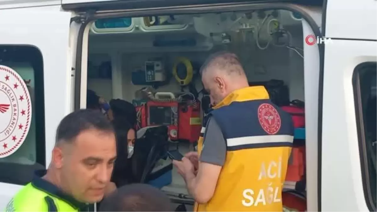 D-100'de 3 araç kaza yaptı: Kilometrelerce araç kuyruğu oluştu
