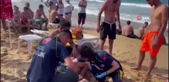 Dalgalı denizde boğulma tehlikesi geçiren genci cankurtaranlar kurtardı