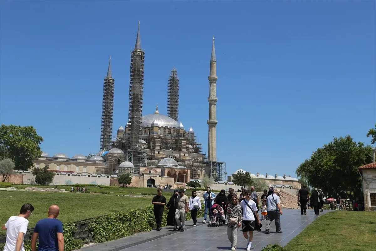 Edirne'de Bayram Tatilinde Turist Yoğunluğu