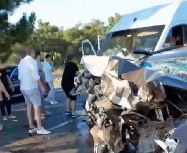 İzmir'de trafik kazasında ölenlerin sayısı 5'e yükseldi