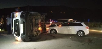 Amasya'da minibüs ve otomobil çarpıştı: 3'ü çocuk, 14 kişi yaralandı