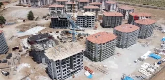 Bakan Özhaseki: 'Deprem bölgesinde durup dinlenmek için vaktimiz yok'