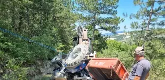 Bilecik'te Traktör Devrildi: Sürücü Hayatını Kaybetti