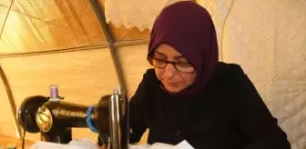 Depremzede Kadınlar İş Atölyesinde Hem Üretiyor Hem Uzaklaşıyor