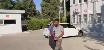 Hırsızlıktan aranan 2 kişi polise yakalandı