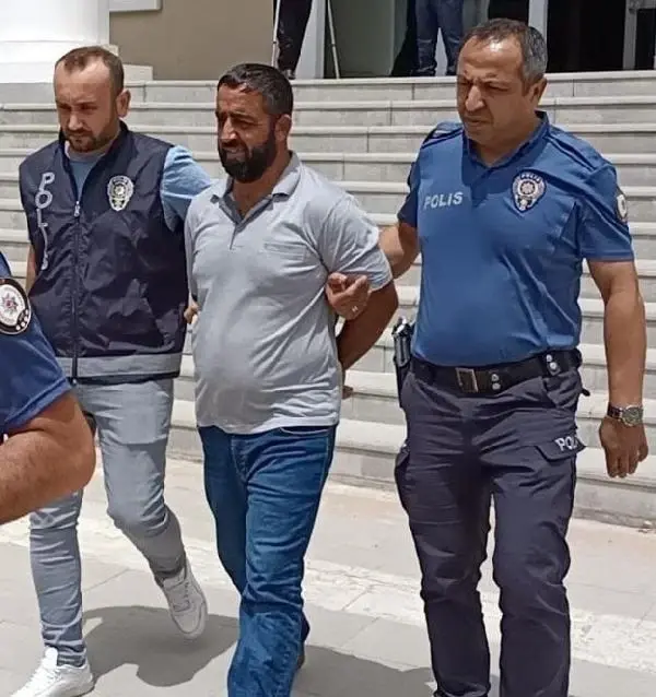 Abla katili olan kardeş mahkemede kendini böyle savundu: Erkeklere uygunsuz fotoğraflarını atıyordu Abla katili olan kardeş mahkemede kendini böyle savundu: Erkeklere uygunsuz fotoğraflarını atıyordu