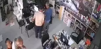 Boğazına takılan ekmek parçasından Heimlich manevrası ile kurtuldu