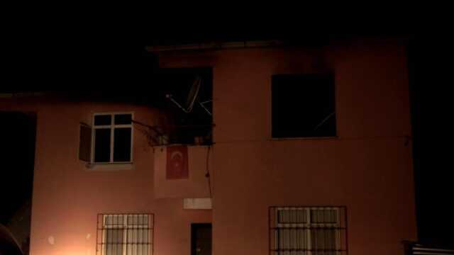 Böyle evlat olmaz olsun! Babasını tüfekle öldürdü, babaannesini darbedip evi ateşe verdi