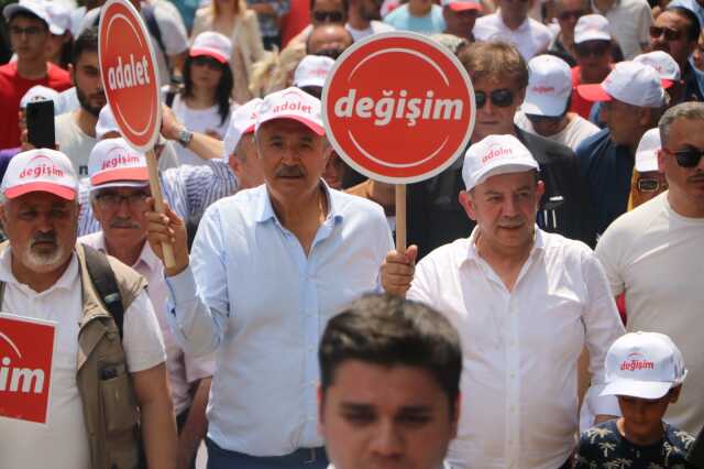 CHP'li Öztrak: Tanju Bey, yürümekle vakit harcayacağına Bolu'nun sorunlarını çözsün CHP'li Öztrak: Tanju Bey, yürümekle vakit harcayacağına Bolu'nun sorunlarını çözsün