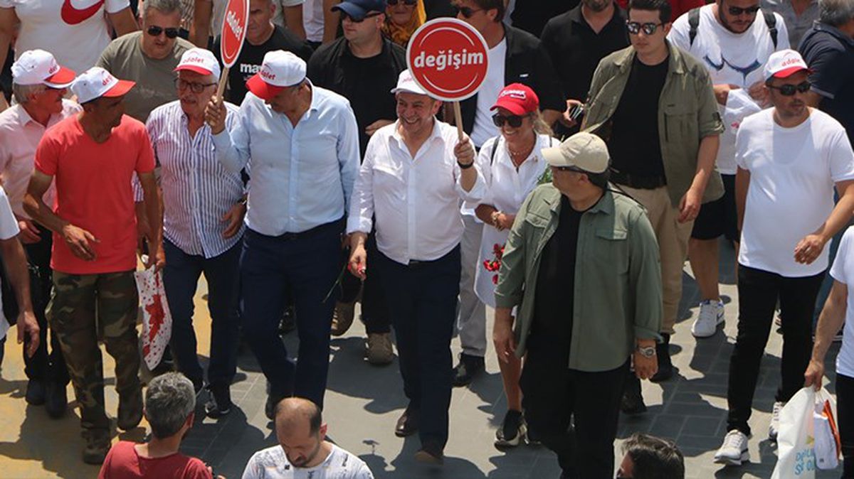 Kılıçdaroğlu'na karşı yürüyüşe çıkan Tanju Özcan'a CHP'den yanıt: Ateş olsa cürmü kadar yer yakar