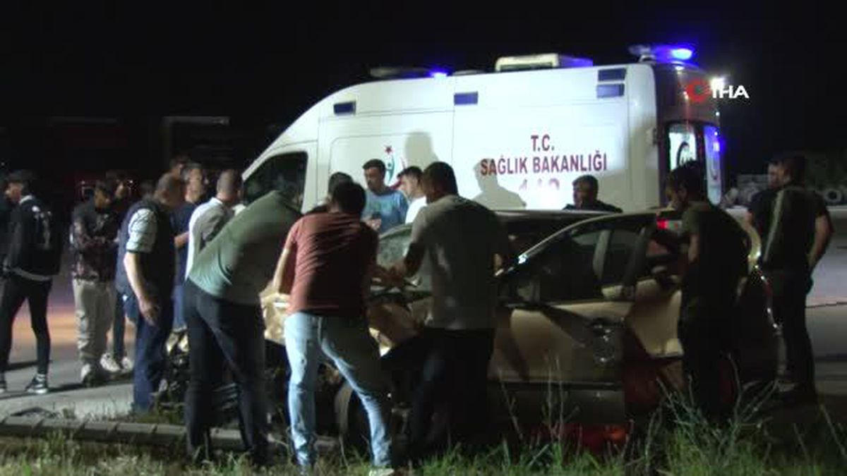 Edirne'de Bulgar ve Türk ailenin olduğu otomobiller çarpıştı: 2'si çocuk 6 yaralı