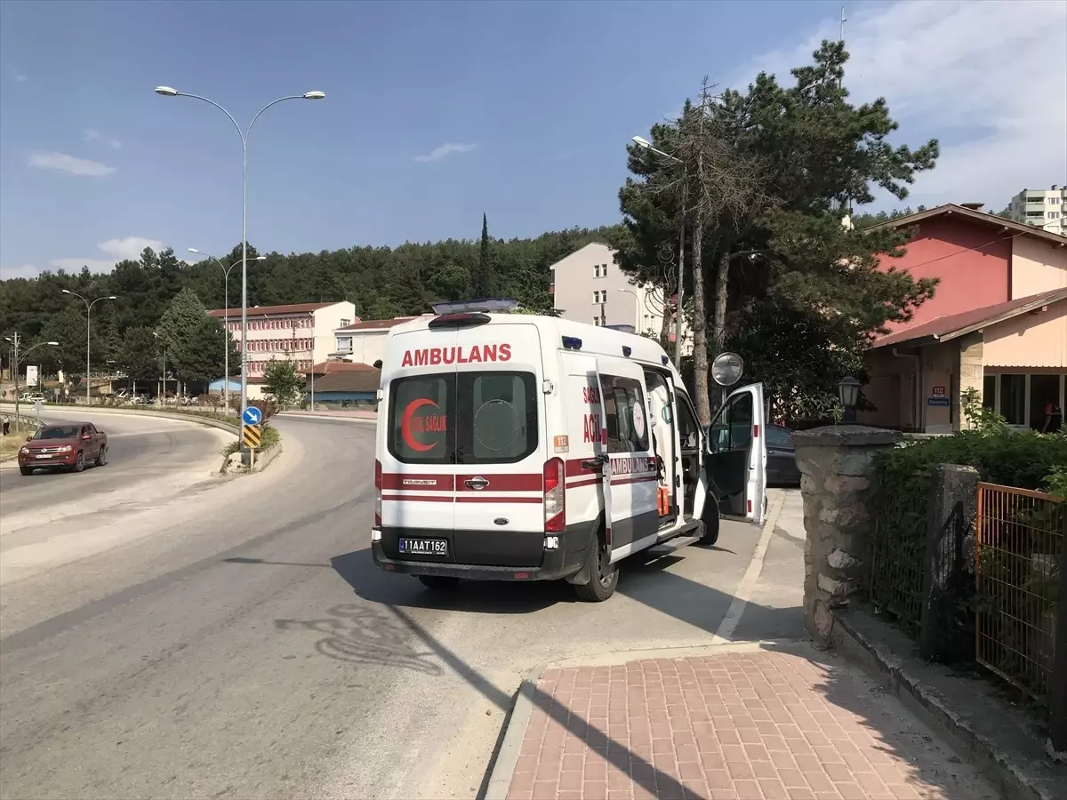 Bilecik'te Motosiklet Kazası: Sürücü Yaralandı