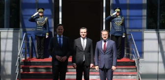 Hollanda ve Lüksemburg Başbakanları Kosova'daki Gerilimlerden Endişeli