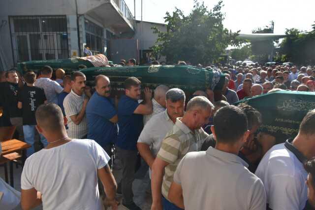 Katliam gibi kazaya sebep olan sürücü, aracını başka bir yere park edip tekrar olay yerine gelmiş