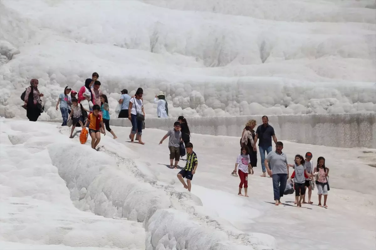 Pamukkale'ye Ocak-Haziran Aralığında 811 Bin 156 Ziyaretçi