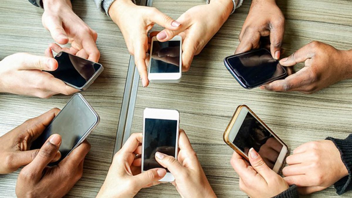 Tarih netleşti! Hollanda ortaokul ve liselerde cep telefonu kullanımını yasaklıyor