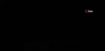 Zonguldak'ta şimşekler geceyi aydınlattı