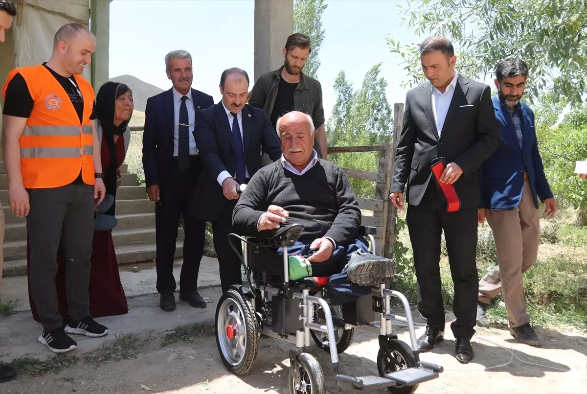 Engelli Şükrü Doğan'a Akülü Tekerlekli Sandalye Hediye Edildi