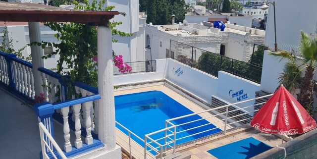 Bodrum'da bir otelin havuzunda ölü bulundu