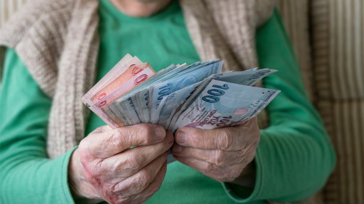 Emekliye zam olacak mı? Torba yasada adları geçmedi, AK Parti ileriki dönemi işaret etti