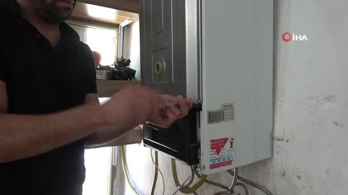 Kombi ustasının test yöntemi görenleri hayrete düşürüyor