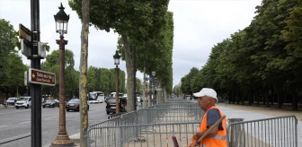 Fransa'da Polis Şiddeti Protestoları: Şanzelize Caddesi'nde Güvenlik Önlemleri Arttı