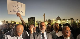 Ürdün'de İsveç Büyükelçiliği Önünde Kur'an-ı Kerim Yakılmasını Protesto