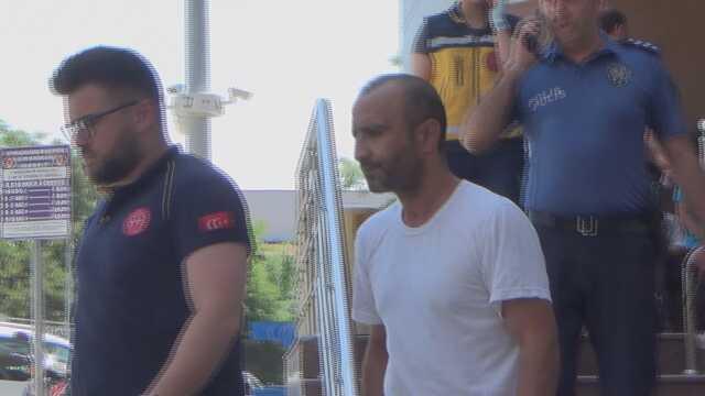 Zabıtaya kızan seyyar simitçi çocuklarını yakmakla tehdit etti