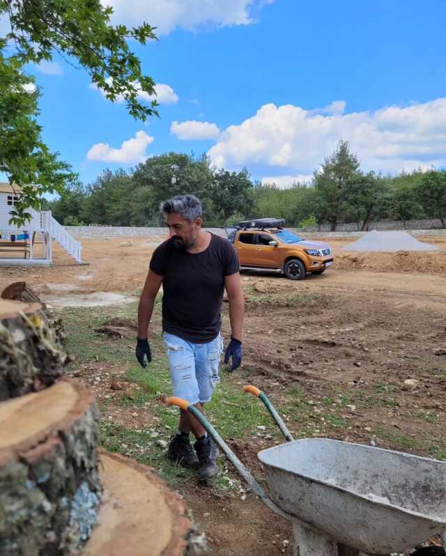 Bülent Polat, oyunculuğa ara vererek çiftlik kurdu Bülent Polat, oyunculuğa ara vererek çiftlik kurdu