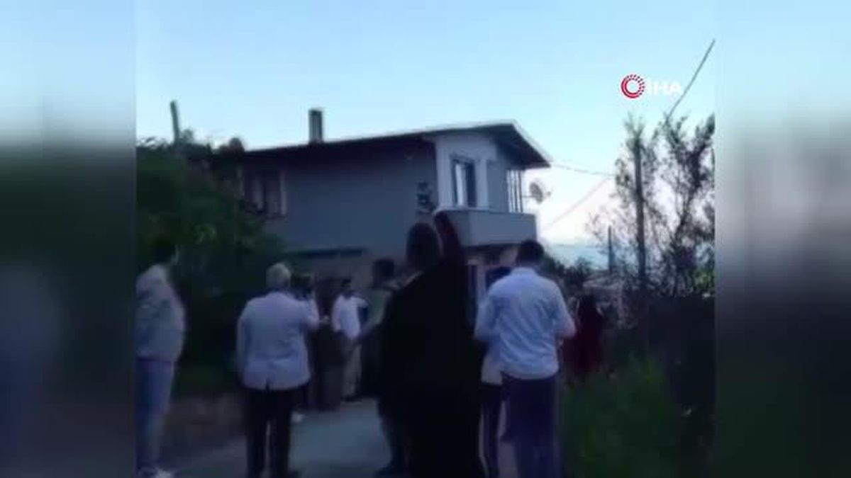 Düğünde pes dedirten görüntü! Gelin eline silahı aldı, havaya ateş etti