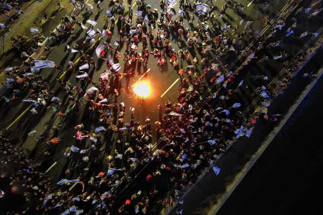 İsrail Emniyet Müdürü'nün İstifası Protestolara Yol Açtı