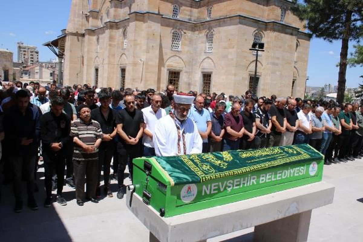 Nevşehir'de Otomobil ile Motosikletin Çarpıştığı Kazada Hayatını Kaybeden Genç Kız Son Yolculuğuna Uğurlandı