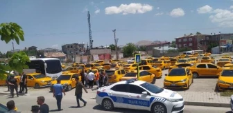 Van'da Taksiciler Kontak Kapama Eylemi Yaptı