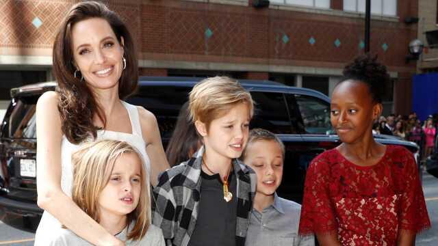 Angelina Jolie sağlık hizmetlerindeki ırkçılığa isyan etti: Çocuklarıma yanlış teşhis koydular Angelina Jolie sağlık hizmetlerindeki ırkçılığa isyan etti: Çocuklarıma yanlış teşhis koydular