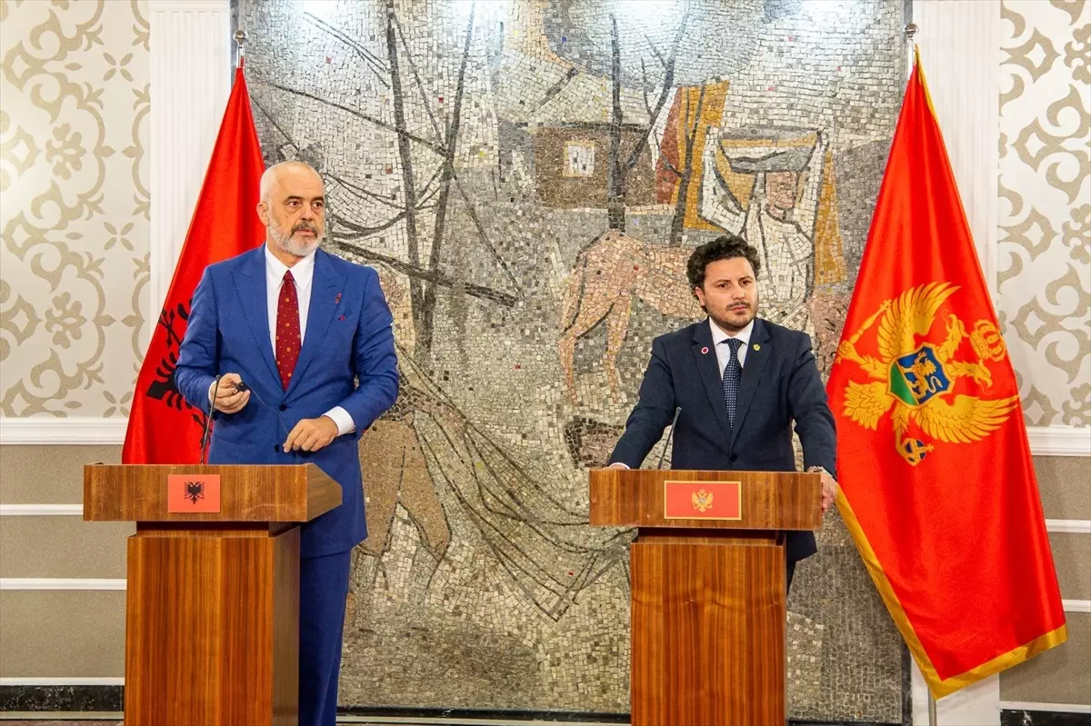 Arnavutluk ve Karadağ Başbakanları Bölgedeki Sorunların Çözümü İçin Ortak Hareket Ediyor
