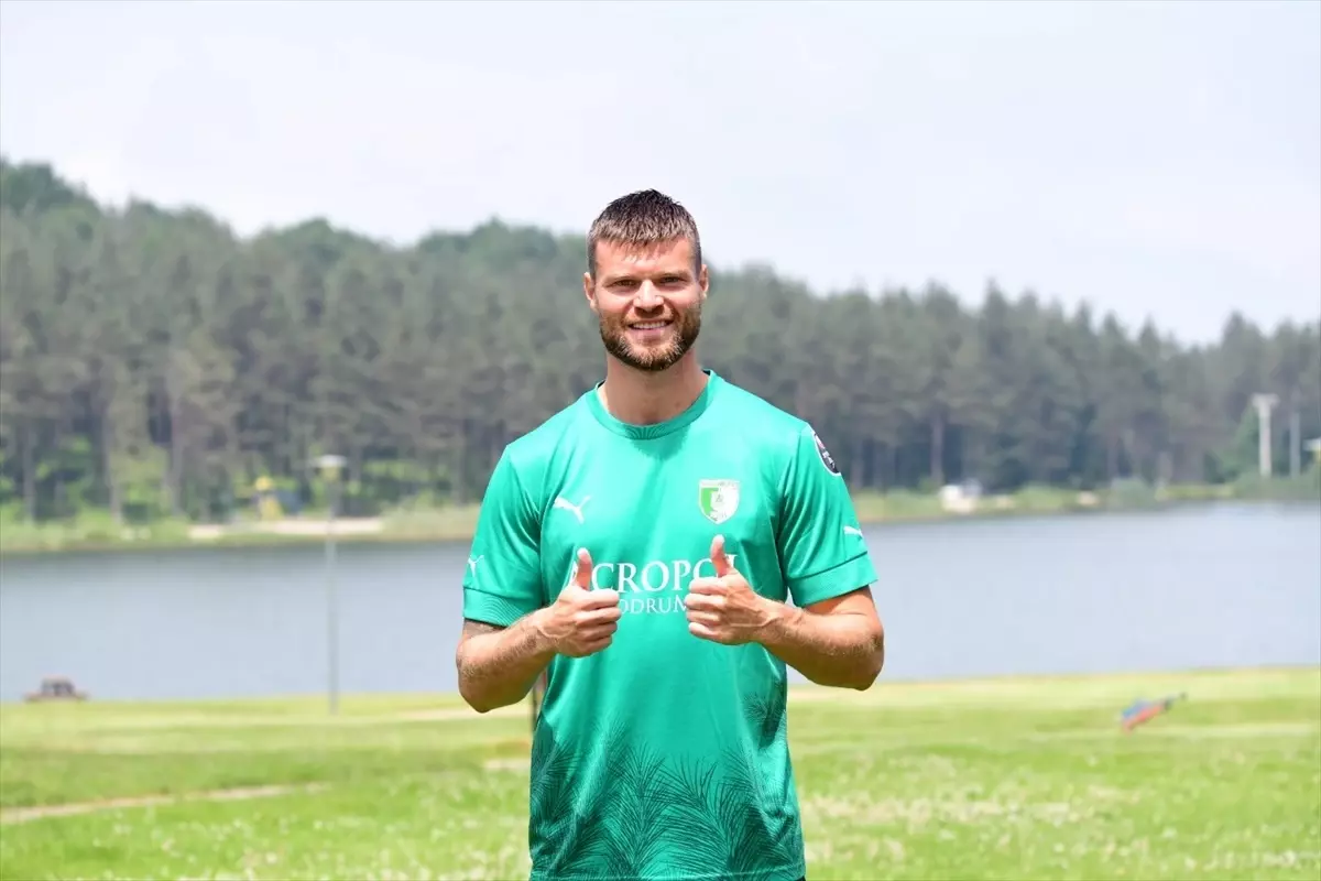 Bodrumspor, Ondrej Celustka ile sözleşme imzaladı