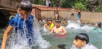 Doğu ve Güneydoğu'da sıcaklıklar 40 dereceyi aştı; halk serinlemenin yollarını aradı
