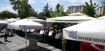 Eski Bakan Taner Yıldız'ın Babası Kayseri'de Defnedildi