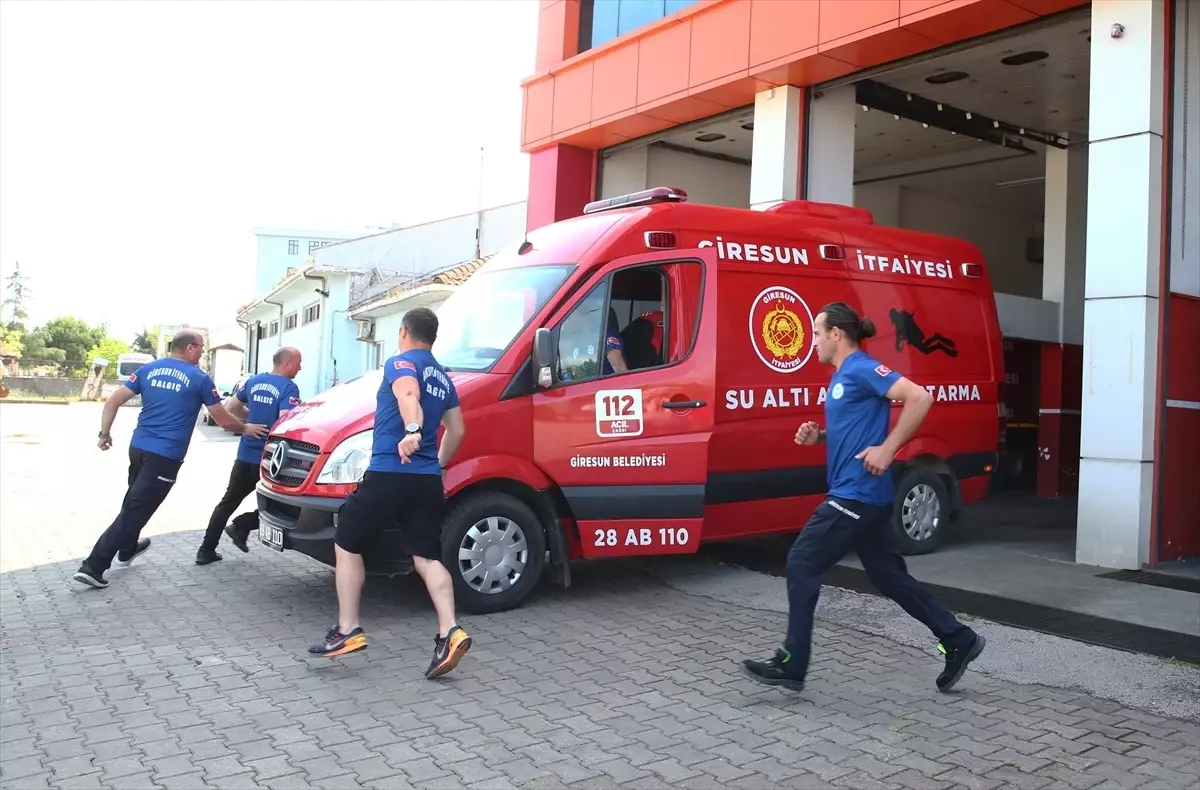 Giresun Belediyesi İtfaiye Müdürlüğü'ndeki Balık Adamlar Boğulma Vakalarına Müdahale Ediyor