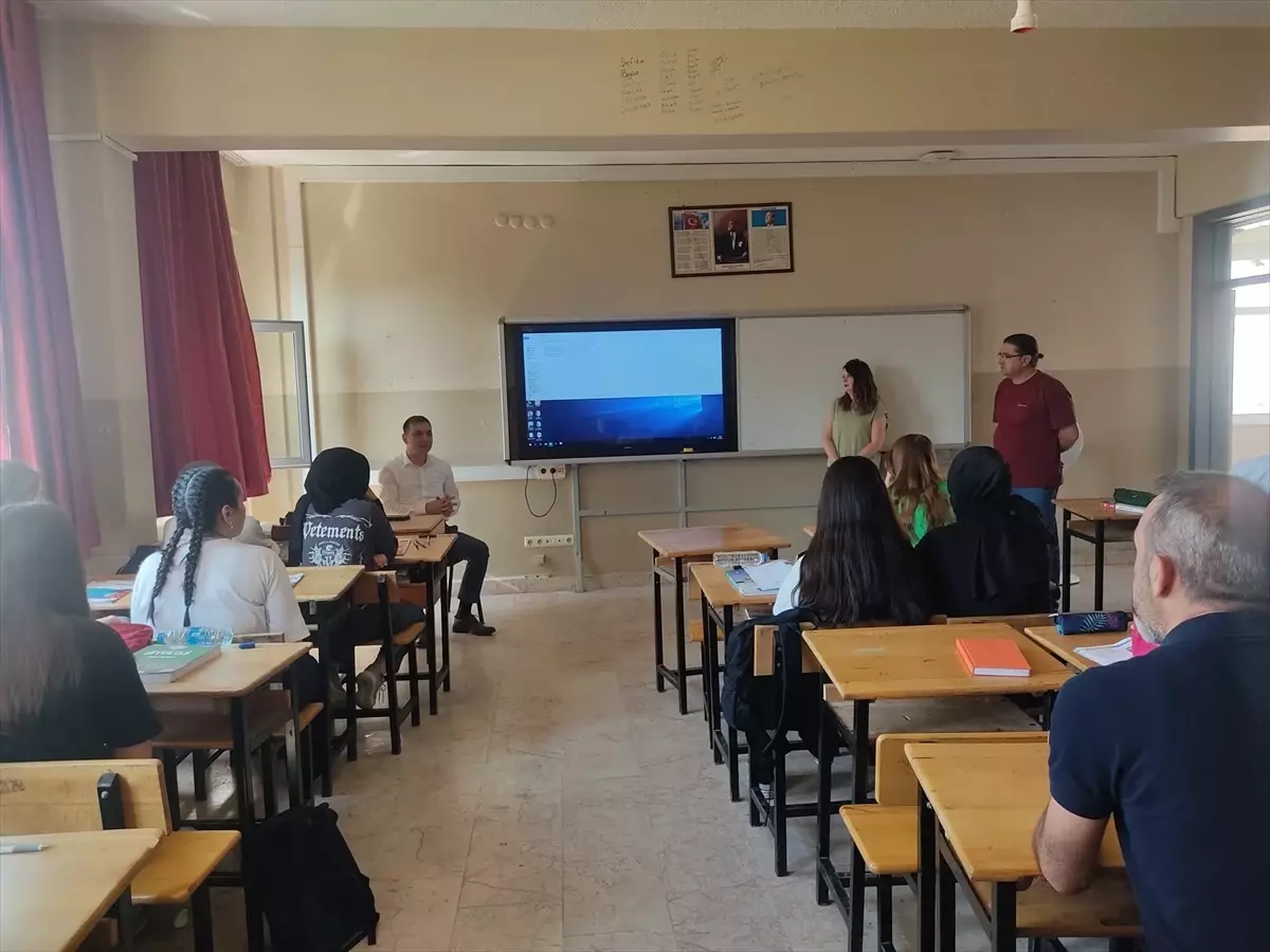 Sandıklı Kaymakamı Okul İncelemelerinde Bulundu