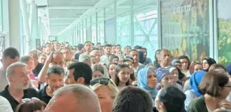 Yurt dışı telefonlarına 6 bin yerine 20 bin TL ödemek istemeyen vatandaşlar sınır kapılarına akın etti