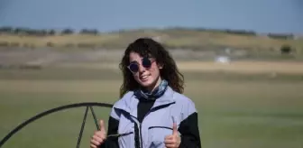 THK Yamaç Paraşütü Okulu Öğretmeni Selin Ayvalı, Motorlu Yamaç Paraşütü ile Uçtu