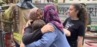 Avcılar'da Yangında Mahsur Kalan 7 Kişi İtfaiye Tarafından Kurtarıldı