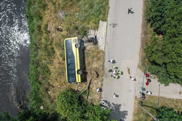 Bursa'da halk otobüsü kaza yaptı, 10 kişi yaralandı