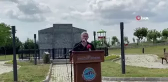 Çorlu'daki tren kazasında ölenler için Uzunköprü'de raylara karanfil bırakılarak anıldı