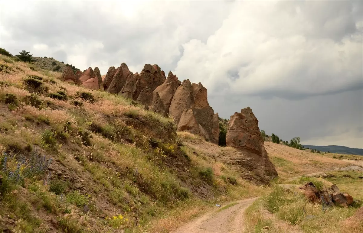 Kars'ın Sarıkamış ilçesindeki peri bacaları turizme kazandırılacak