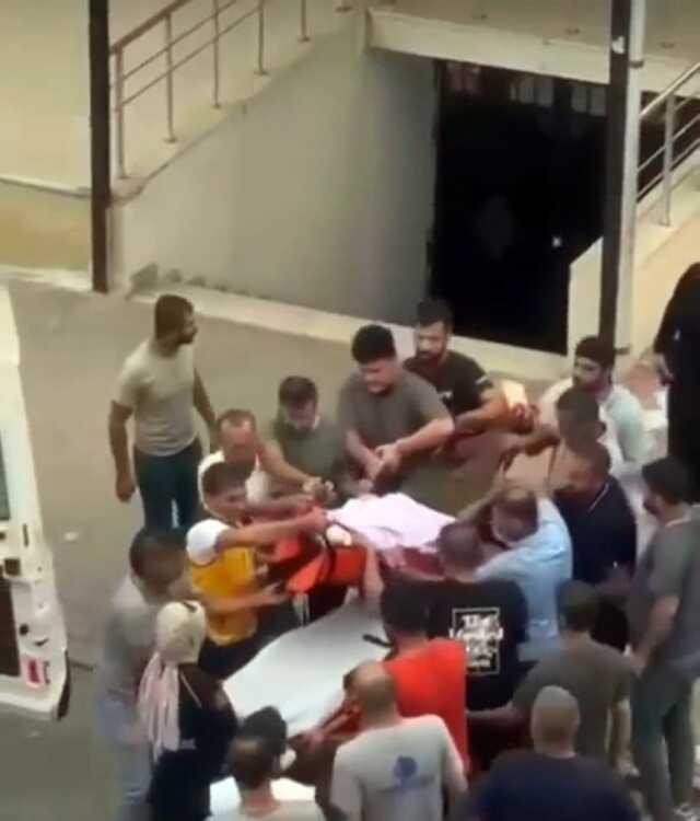 Kıskançlık nedeniyle çıkan tartışma kanlı bitti: Cani koca eşine kurşun yağdırdı Kıskançlık nedeniyle çıkan tartışma kanlı bitti: Cani koca eşine kurşun yağdırdı