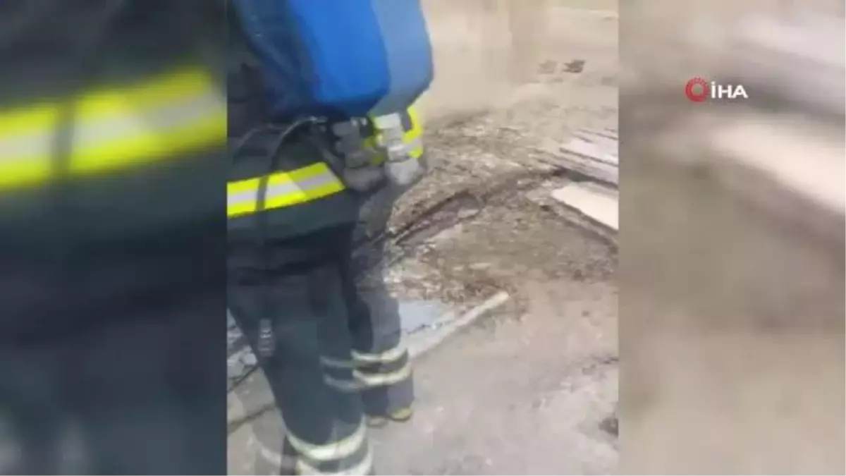 Samsun'da 3 Katlı Bir Binanın Çatı Katında Çıkan Yangın Paniğe Yol Açtı