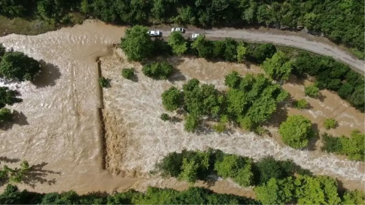 Şile'de taşan dereyle su basan alanlar havadan görüntülendi