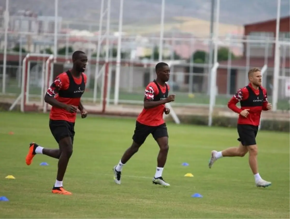 Demir Grup Sivasspor Kamp Çalışmalarına Devam Ediyor